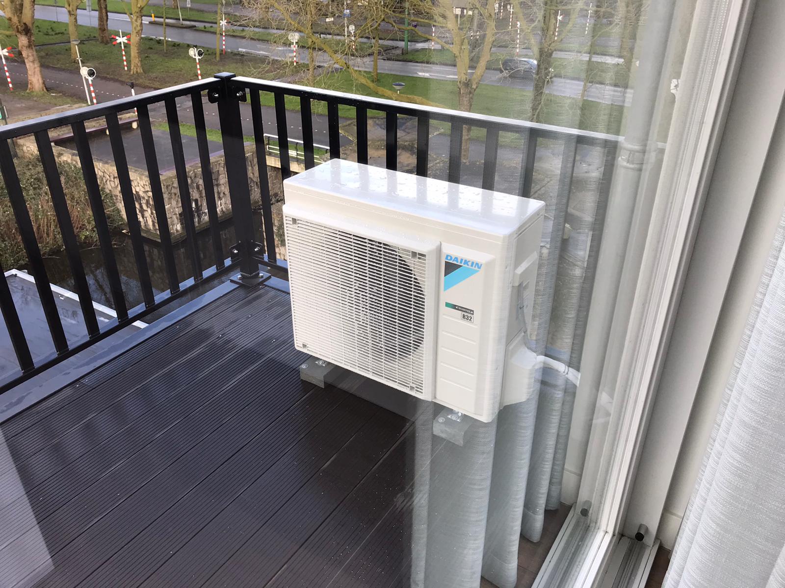 Spruijt Klimaat -appartement Amsterdam daikin emura spruijt klimaattechniek balkon buitenunit