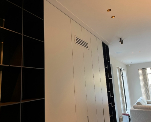 Prachtig maatwerk van een ingebouwde airconditioning in gerenoveerde woning